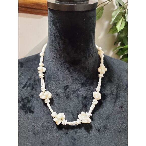 Women's Twisted White Chip & Sliced Shell Vintage Bead Necklace - Picture 7 of 7